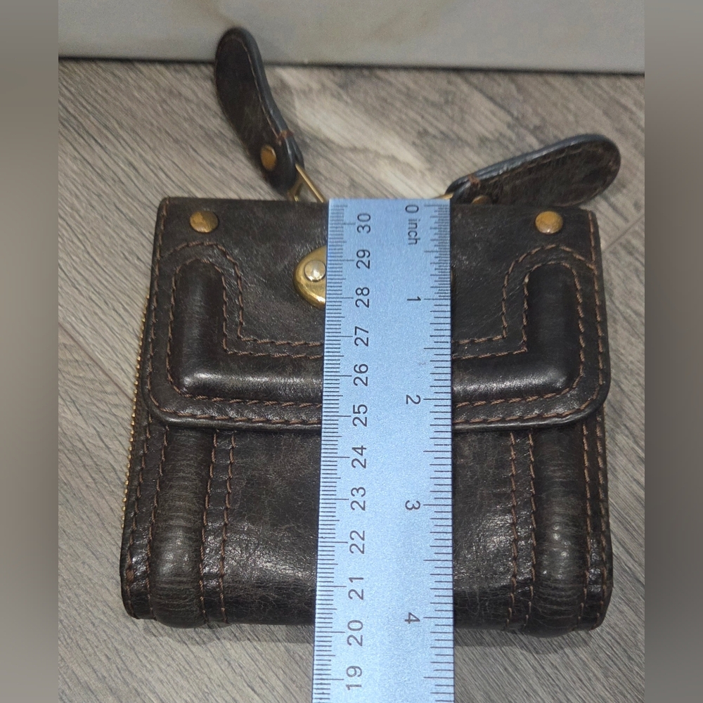 Chloé Brown Leather Wallet With Gold Hardware - Picture 14 of 15